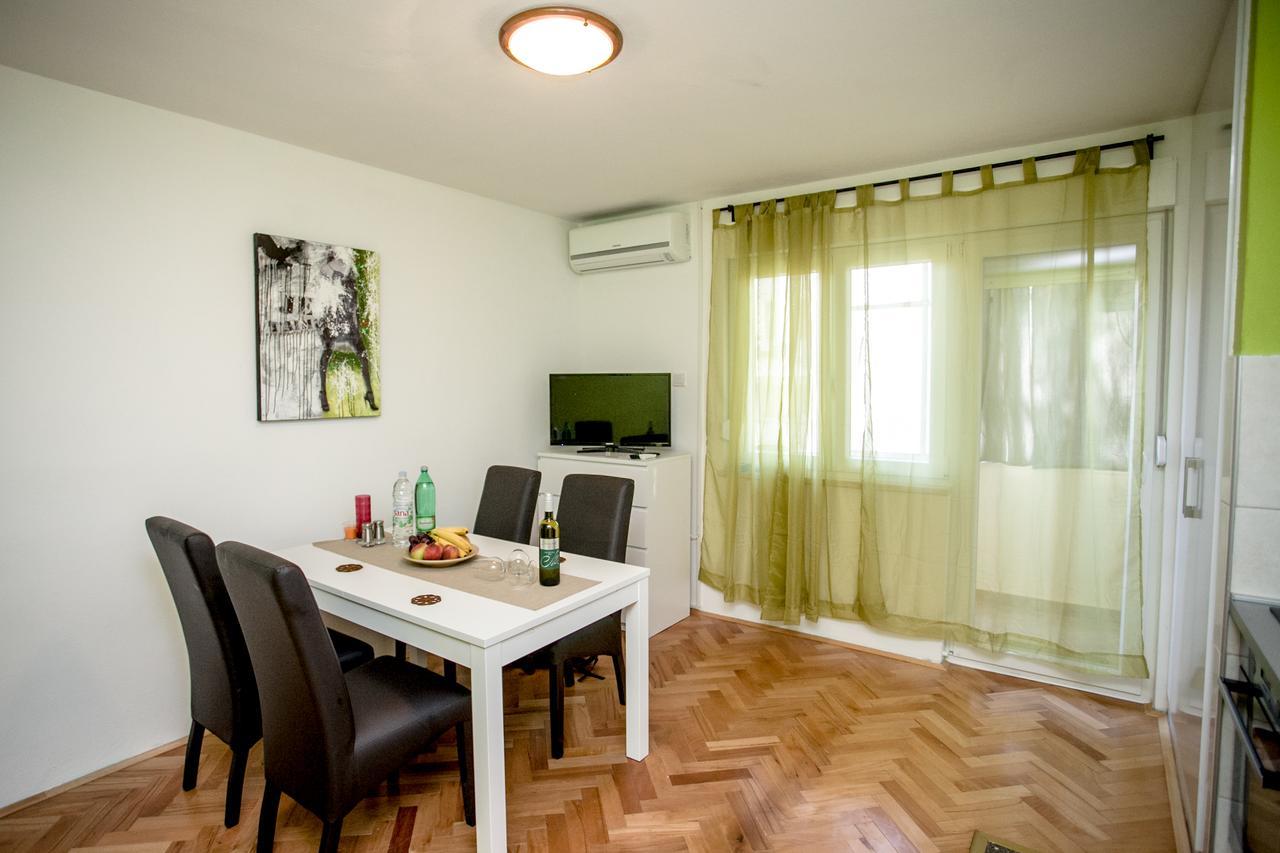 Apartment Omis Holiday Exterior foto